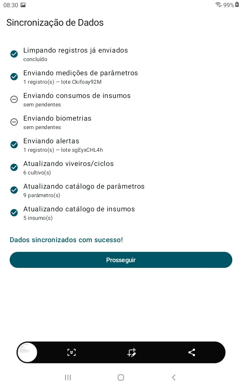 Tela "Sincronização de Dados" concluída com sucesso: etapas marcadas (Limpando registros já enviados; Enviando medições de parâmetros — 1 registro, lote Ckifoay92M; Enviando consumos de insumos — sem pendentes; Enviando biometrias — sem pendentes; Enviando alertas — 1 registro; Atualizando viveiros/ciclos — 6 cultivos; Atualizando catálogo de parâmetros — 9 parâmetros; Atualizando catálogo de insumos — 5 insumos), a mensagem "Dados sincronizados com sucesso!" e o botão "Prosseguir"